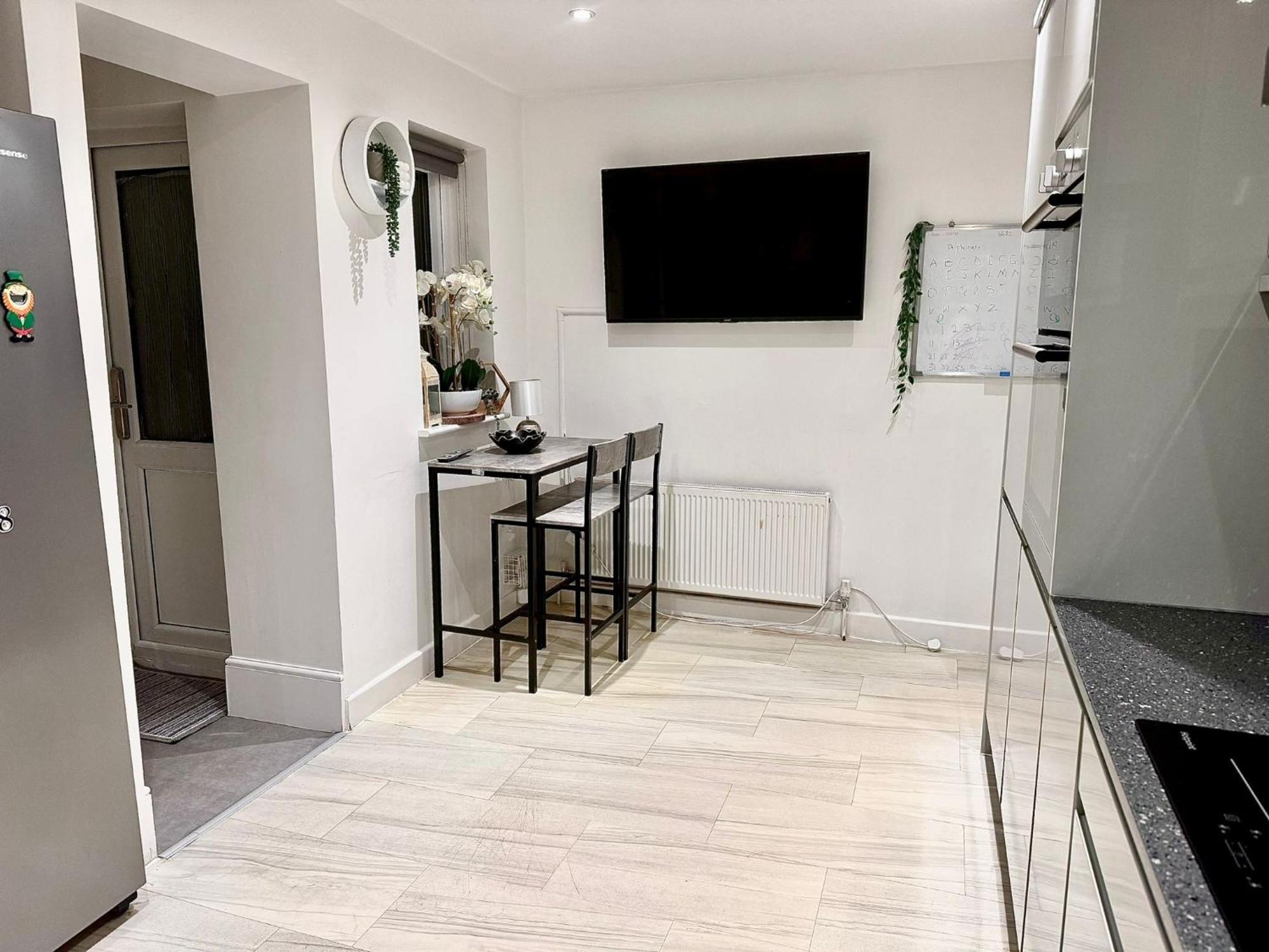Deluxe Spacious King Size Room Hornchurch Bagian luar foto